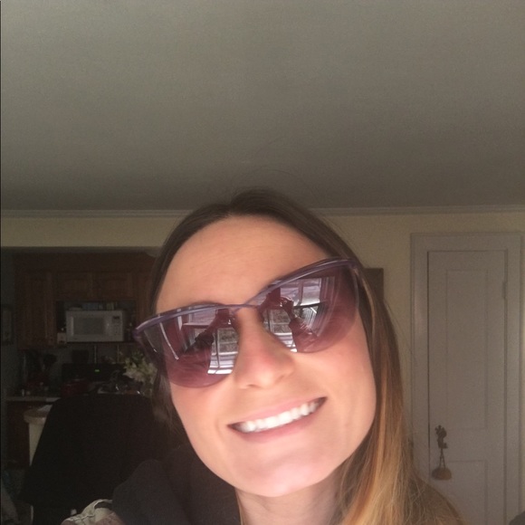 Diane Von Furstenberg sunglasses- super chic! - Picture 5 of 5